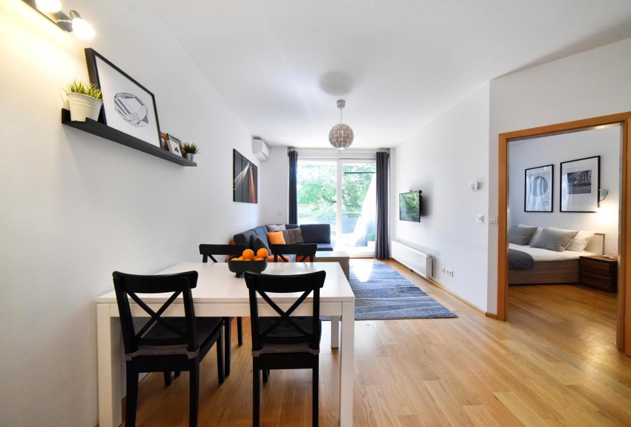 Block Apartment Park With Private Garage Parking Zagreb Buitenkant foto