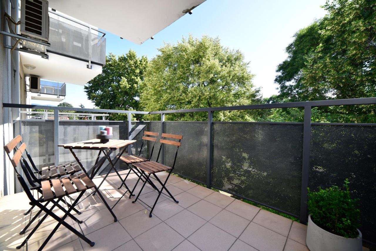 Block Apartment Park With Private Garage Parking Zagreb Buitenkant foto